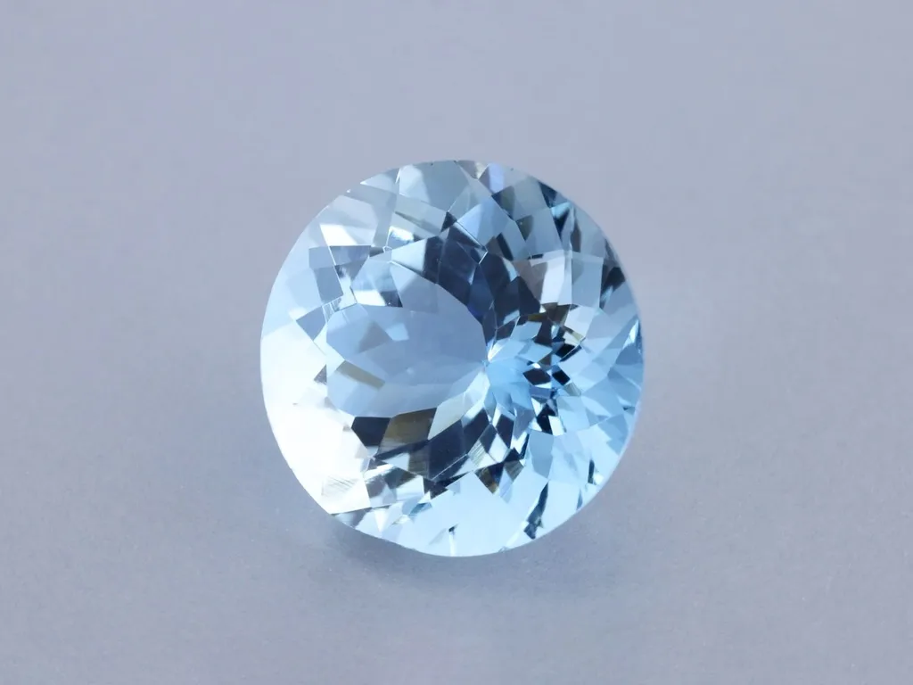 5.6ct Blue Aquamarine, Round gemstone