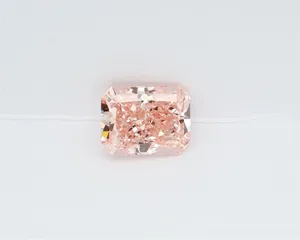 1.09ct RADIANT Fancy Vivid Pink VVS2 Coloured Lab diamond