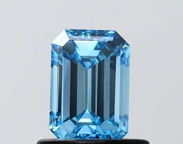 0.65ct EMERALD Fancy Vivid Blue VVS2 Coloured Lab diamond