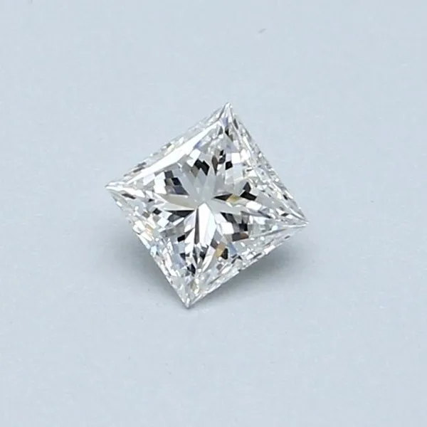 0.3ct PRINCESS E VVS2 Natural diamond