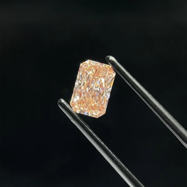 1.14ct RADIANT Fancy Intense Pink VS2 Coloured Lab diamond