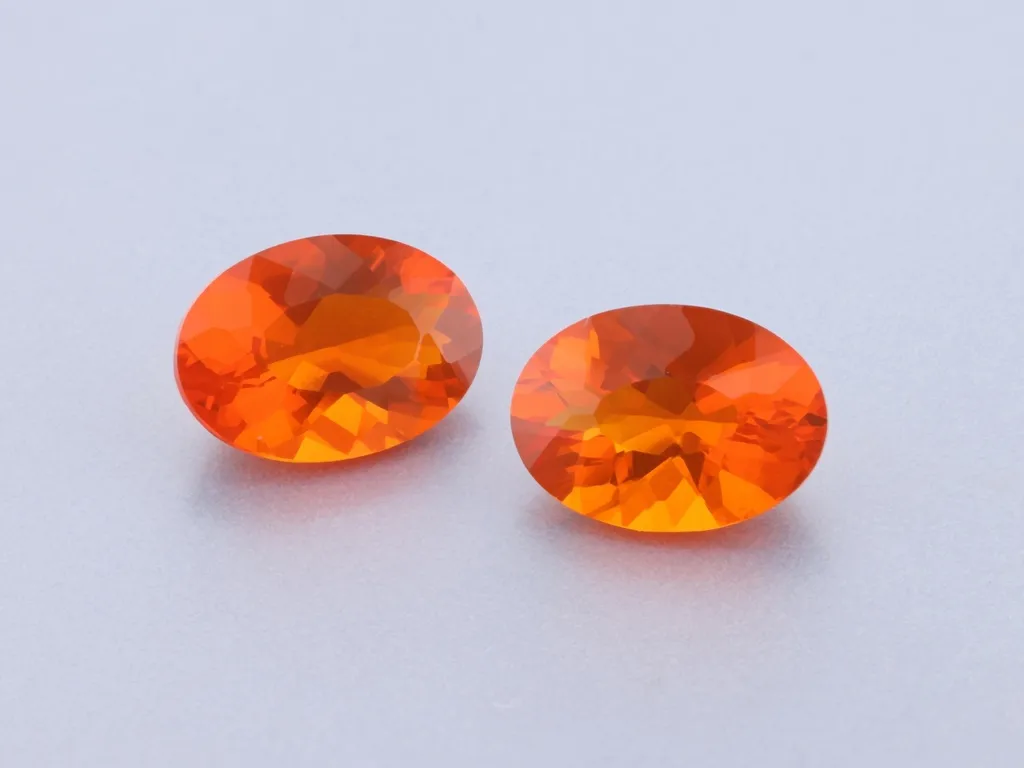 1ct Orange Opal, Oval gemstone