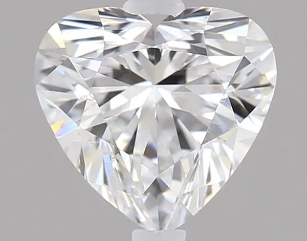 0.7ct HEART D VS2 Natural diamond