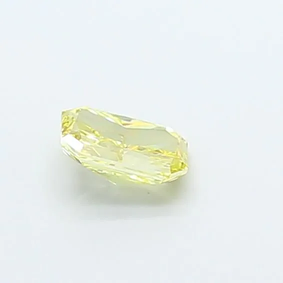 0.52ct RADIANT Fancy Vivid Yellow VVS2 Coloured Lab diamond