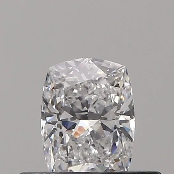 0.37ct CUSHION D VVS1 Natural diamond