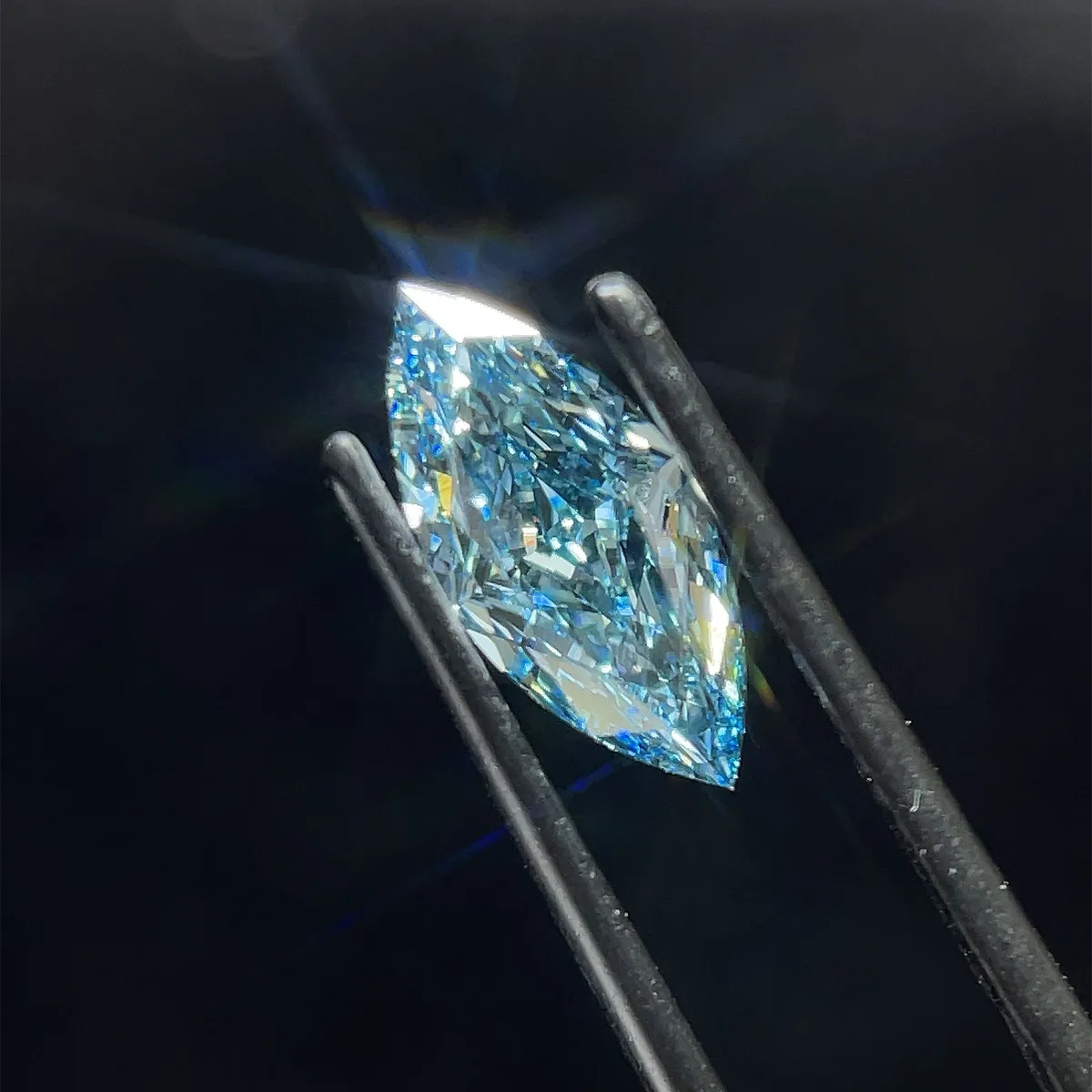 2.00ct MARQUISE Fancy Vivid Blue VVS2 Coloured Lab diamond