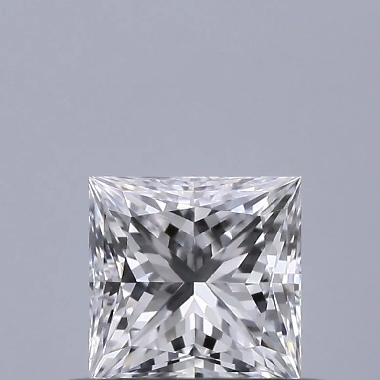 0.45ct PRINCESS D VVS1 Natural diamond