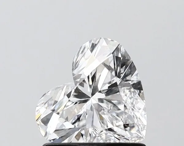 0.89ct HEART D VS1 Lab diamond