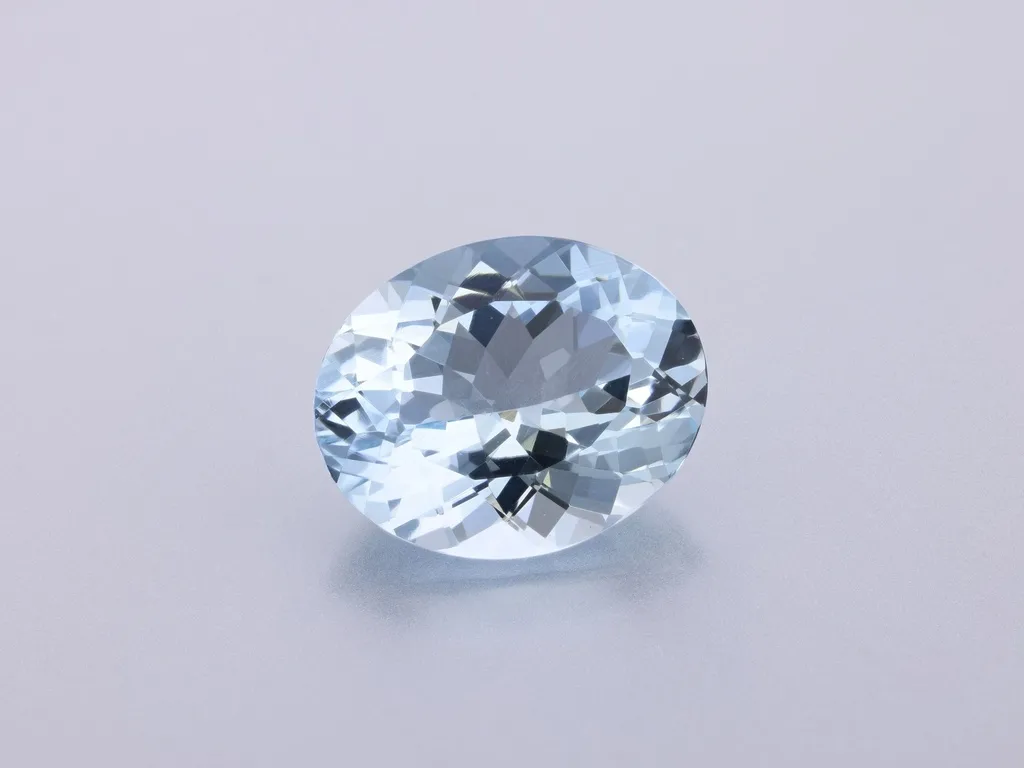 2.95ct Blue Aquamarine, Oval gemstone