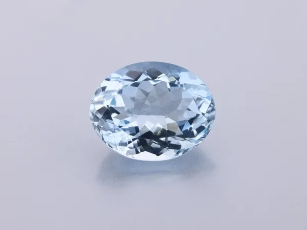 2.31ct Blue Aquamarine, Oval cut gemstone