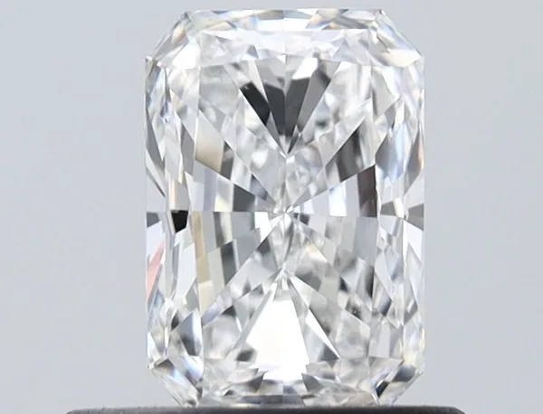 0.6ct RADIANT E VS2 Natural diamond