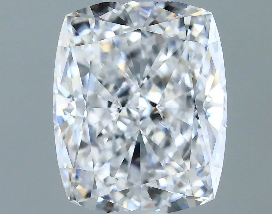 0.70ct CUSHION D VVS2 Natural diamond