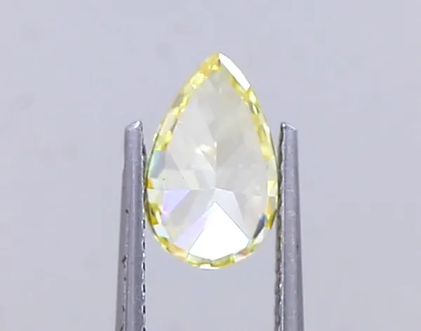 0.89ct PEAR Fancy Intense Yellow VS1 Coloured Lab diamond