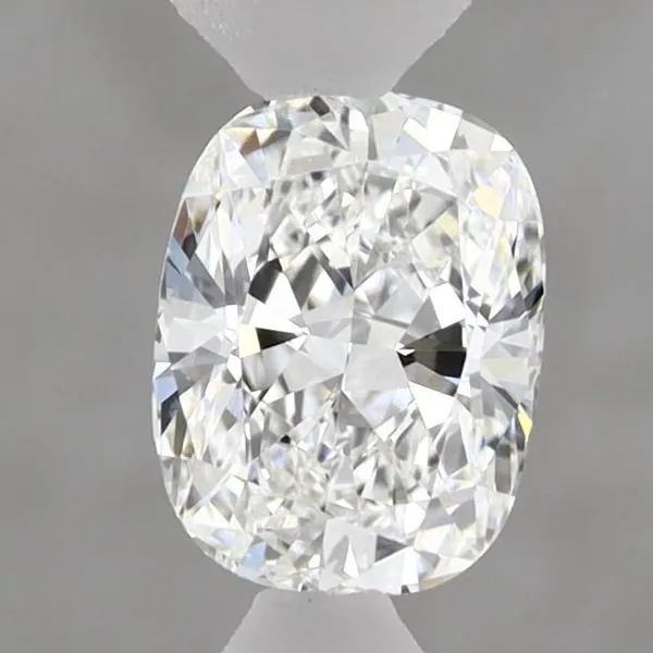 0.86ct CUSHION E VVS2 Lab diamond