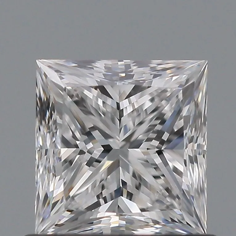 0.72ct PRINCESS D VVS2 Natural diamond
