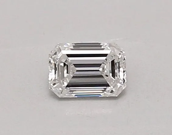 0.39ct EMERALD D VVS2 Lab diamond
