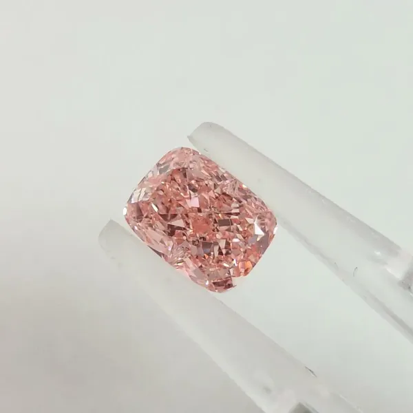 1.07ct CUSHION Fancy Vivid Pink VVS1 Coloured Lab diamond