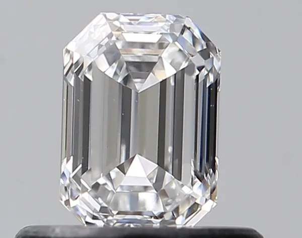 0.49ct EMERALD E VS1 Natural diamond