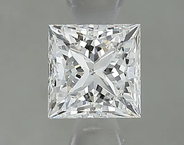 0.8ct PRINCESS F VVS2 Natural diamond