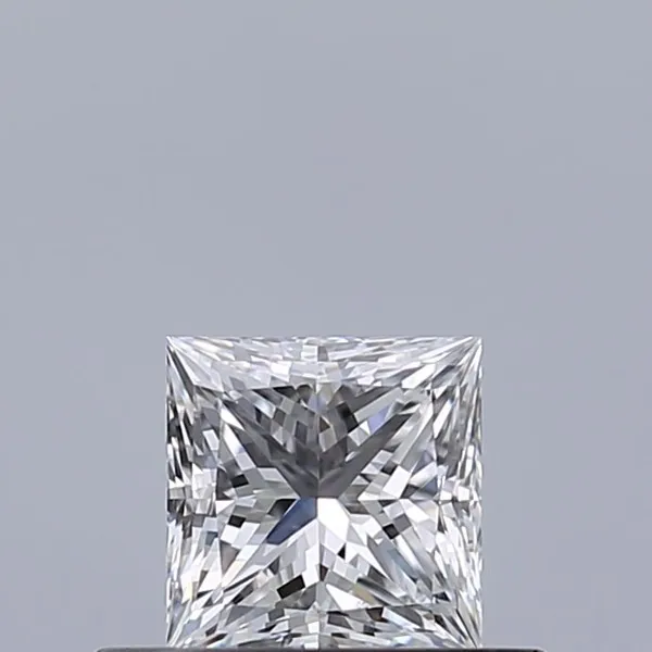 0.4ct PRINCESS D VVS1 Natural diamond