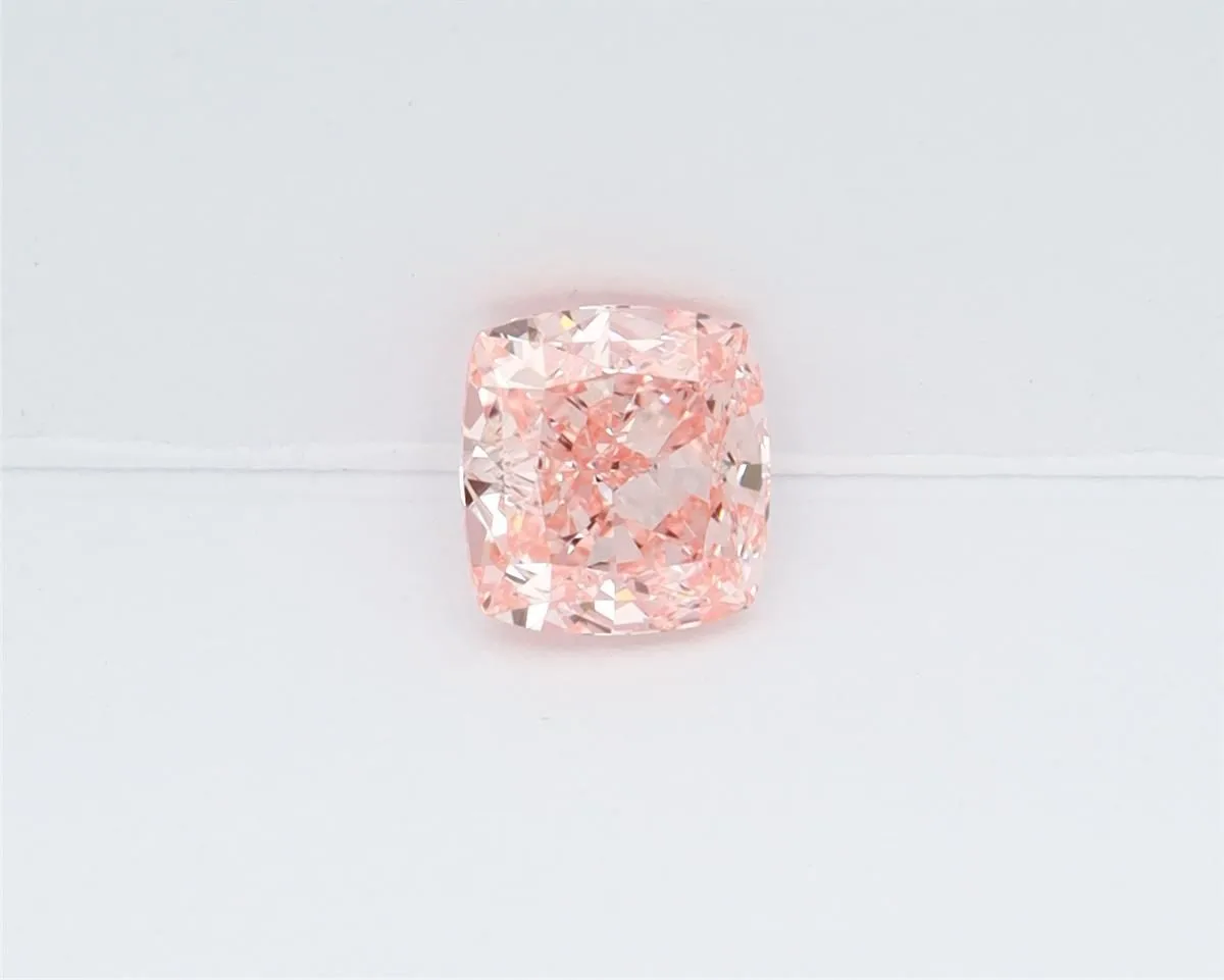 0.93ct CUSHION Fancy Vivid Pink VS1 Coloured Lab diamond