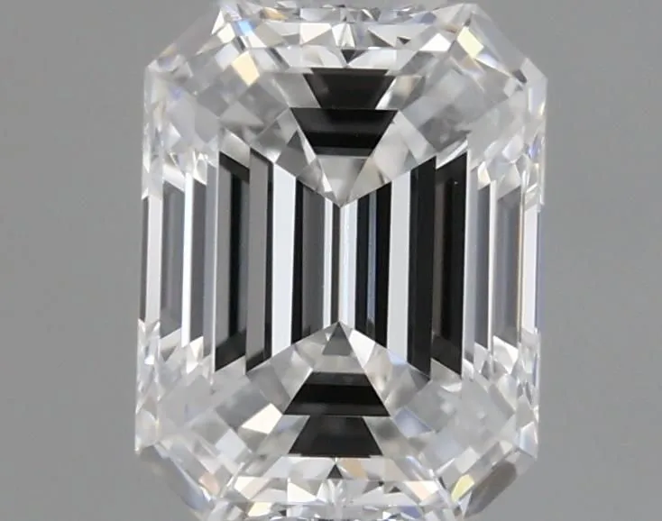 0.37ct EMERALD E VS2 Natural diamond