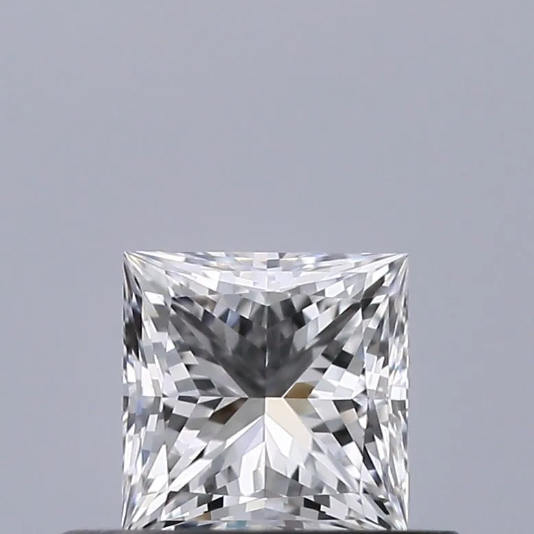 0.41ct PRINCESS E VVS2 Natural diamond