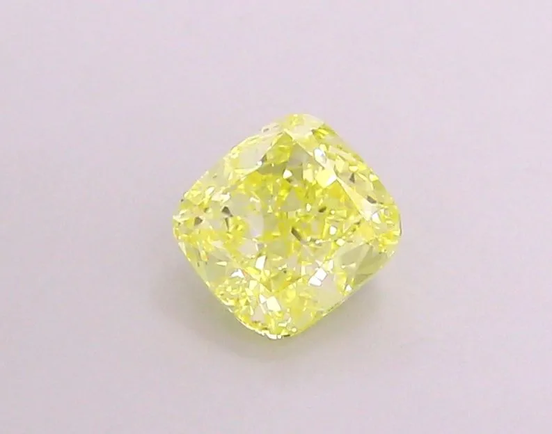 1.13ct CUSHION Fancy Vivid Yellow VVS2 Coloured Lab diamond