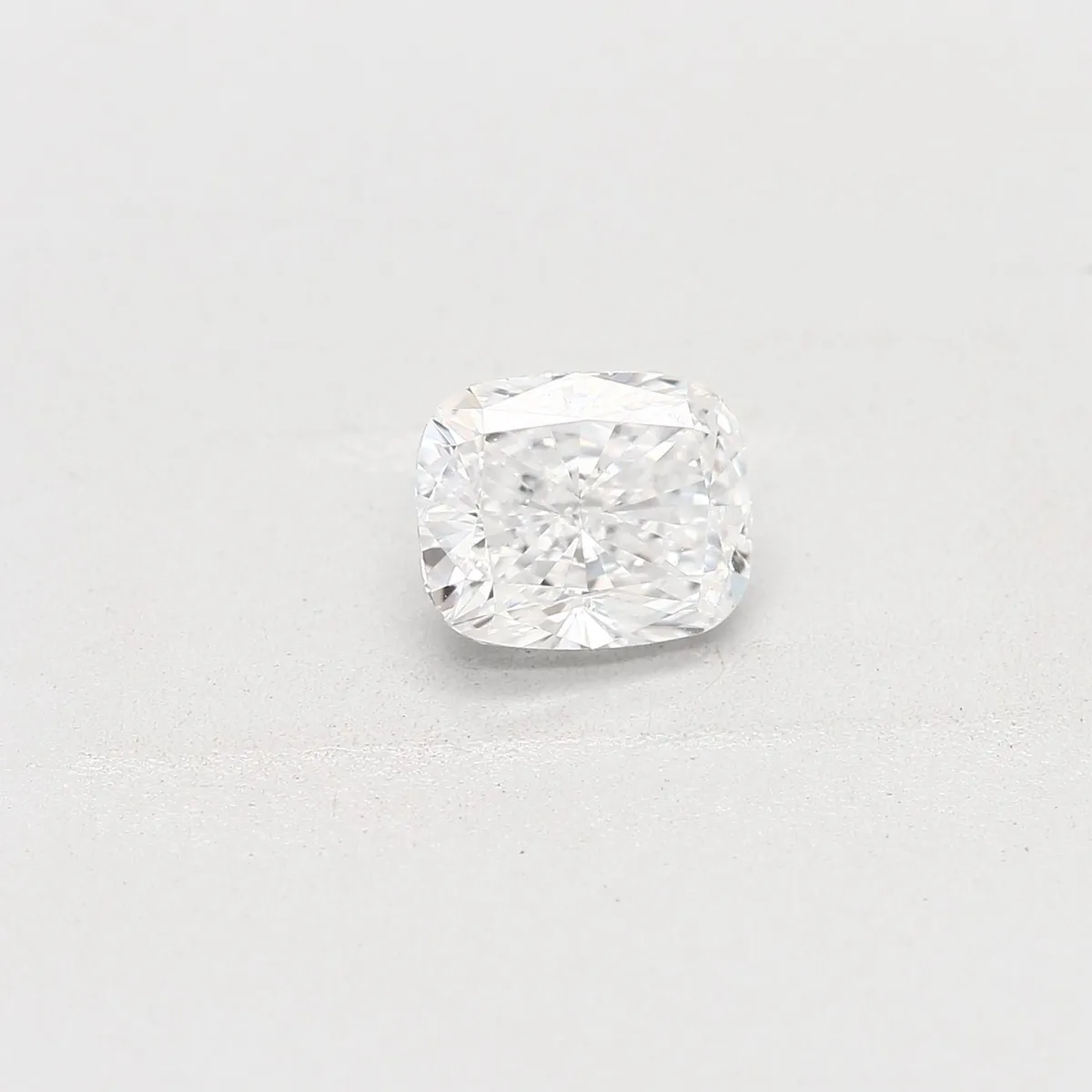 0.71ct CUSHION E SI1 Natural diamond