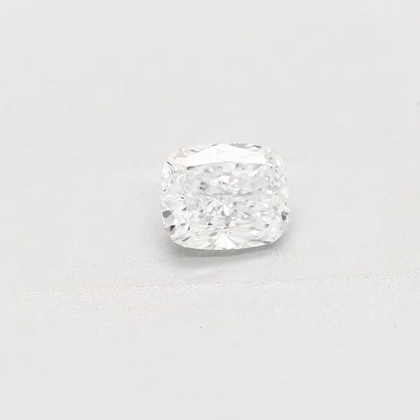 0.71ct CUSHION E SI1 Natural diamond