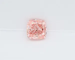 1.01ct CUSHION Fancy Vivid Pink VVS2 Coloured Lab diamond