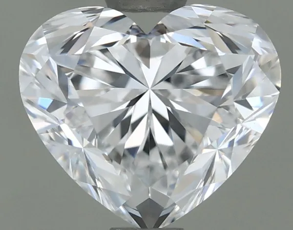 0.9ct HEART E VS2 Natural diamond