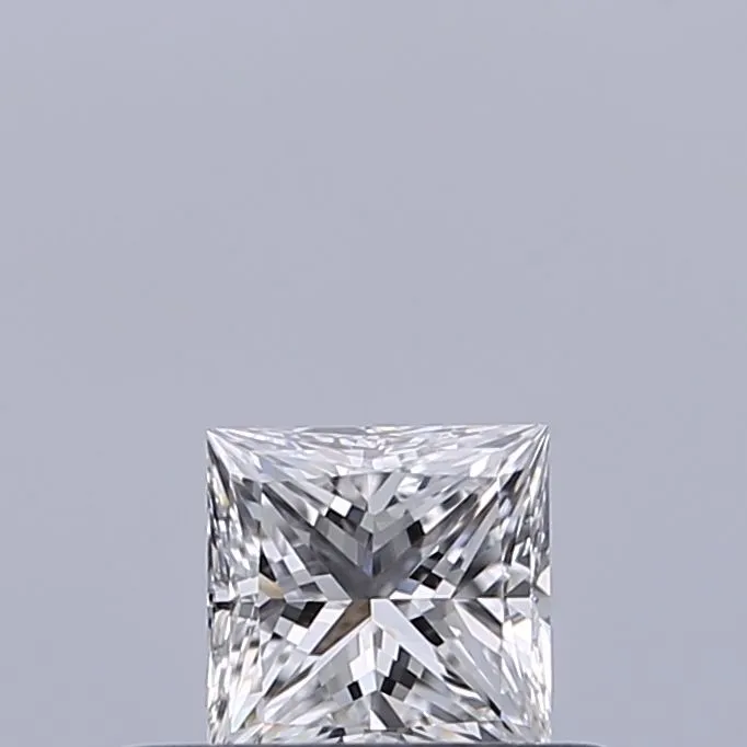 0.30ct PRINCESS D VVS2 Natural diamond