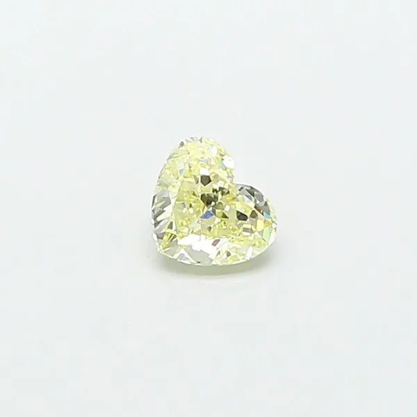 0.47ct HEART Fancy Light Yellow VVS2 Coloured Lab diamond