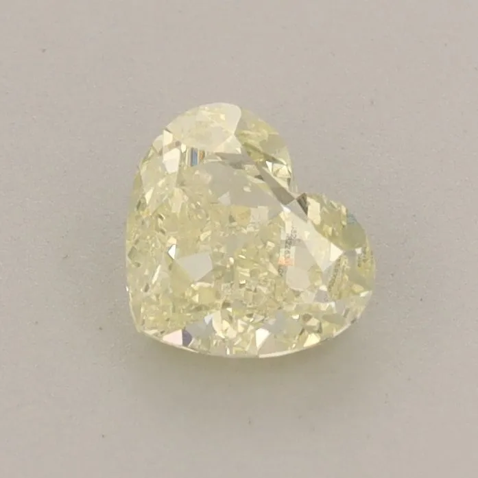 0.62ct HEART Fancy Light Yellow VS1 Coloured Lab diamond
