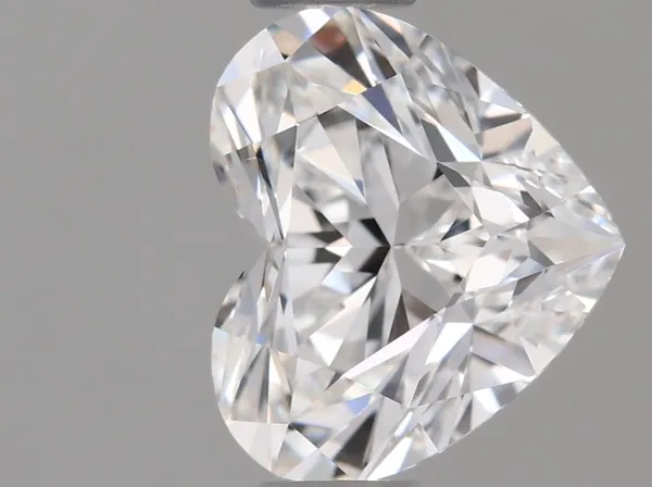 0.7ct HEART F VVS1 Natural diamond