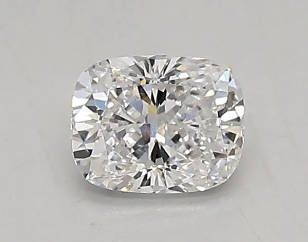 0.38ct CUSHION E VVS2 Lab diamond