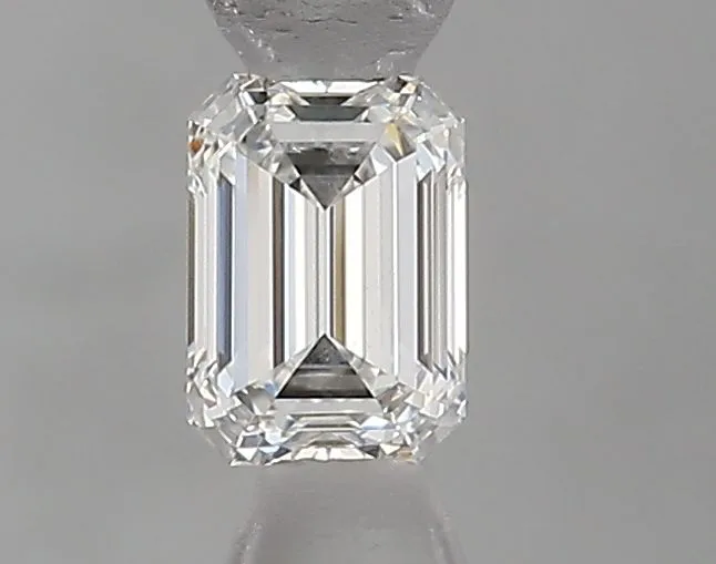 0.41ct EMERALD F VS2 Natural diamond
