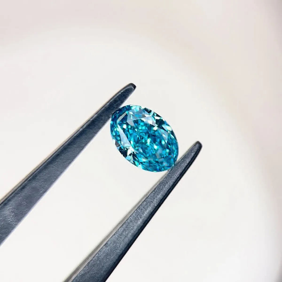 1.04ct OVAL Fancy Vivid Blue VVS1 Coloured Lab diamond