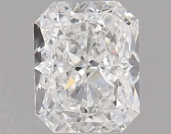 0.7ct RADIANT E VVS1 Natural diamond