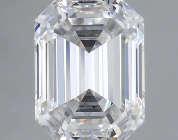 0.7ct EMERALD E VVS2 Natural diamond