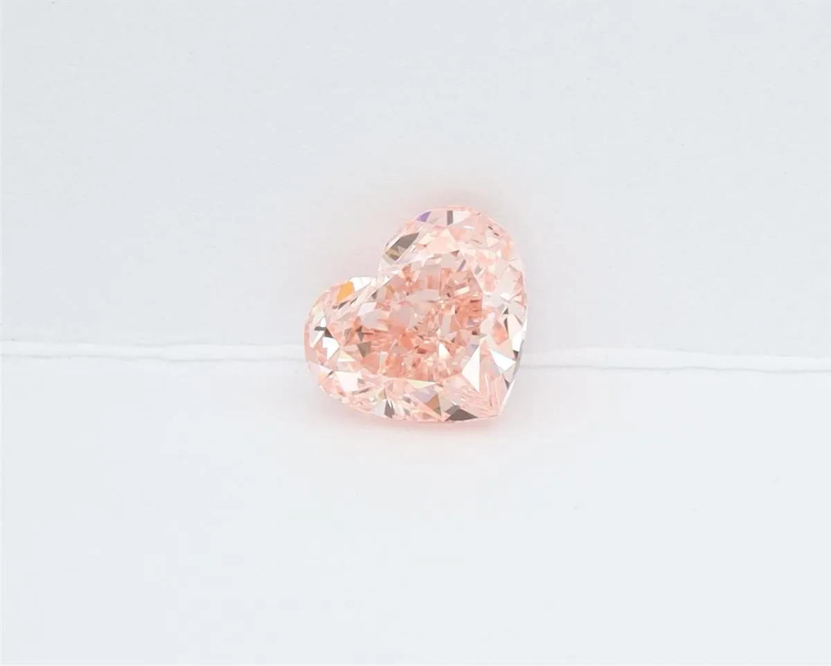 0.96ct HEART Fancy Vivid Pink VVS2 Coloured Lab diamond