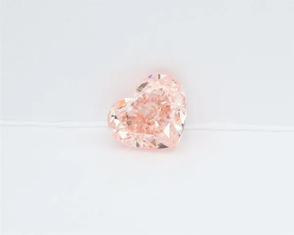 0.96ct HEART Fancy Vivid Pink VVS2 Coloured Lab diamond