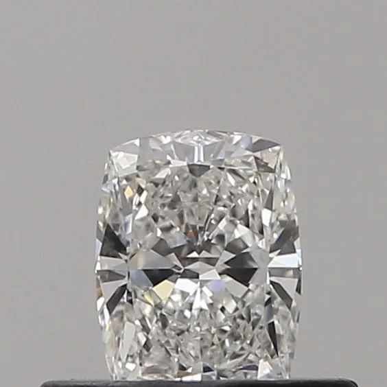 0.37ct CUSHION E VVS2 Natural diamond