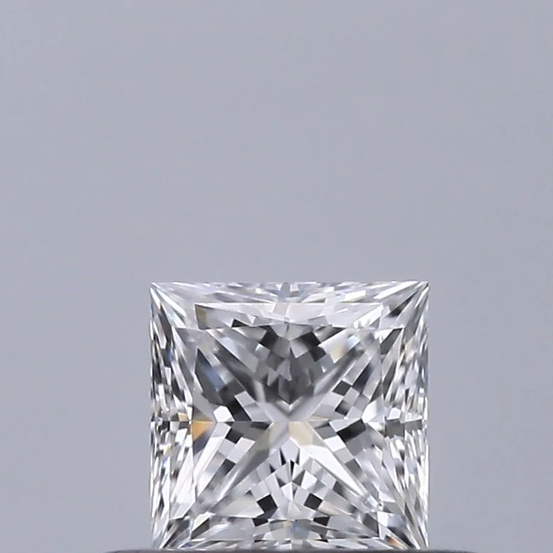 0.34ct PRINCESS D VVS2 Natural diamond