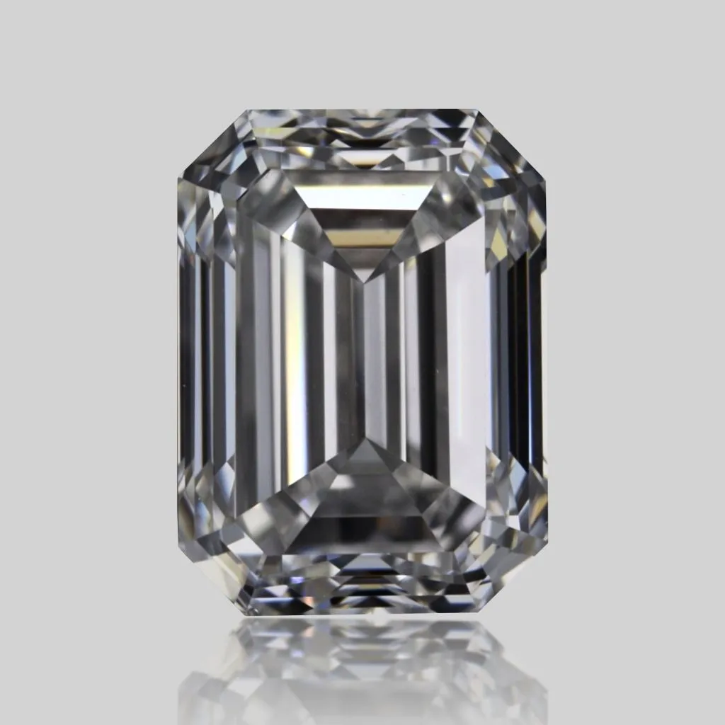 0.61ct EMERALD E IF Natural diamond