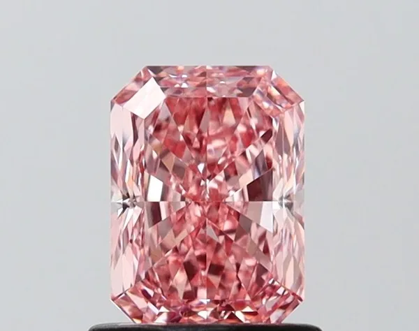 1.08ct RADIANT Fancy Vivid Pink VVS2 Coloured Lab diamond