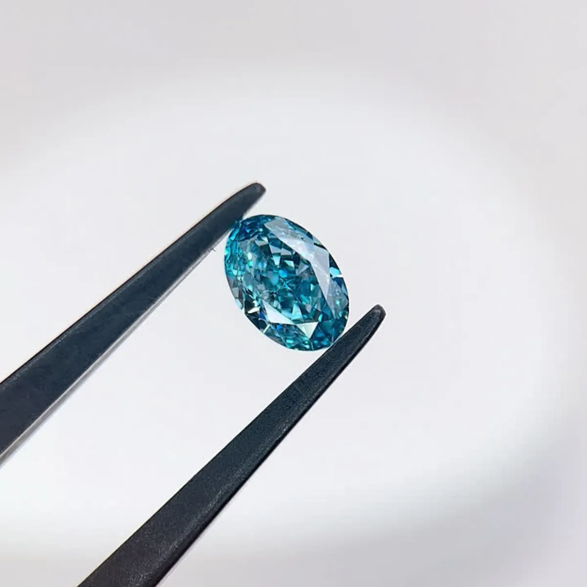 1.04ct OVAL Fancy Vivid Blue VVS1 Coloured Lab diamond