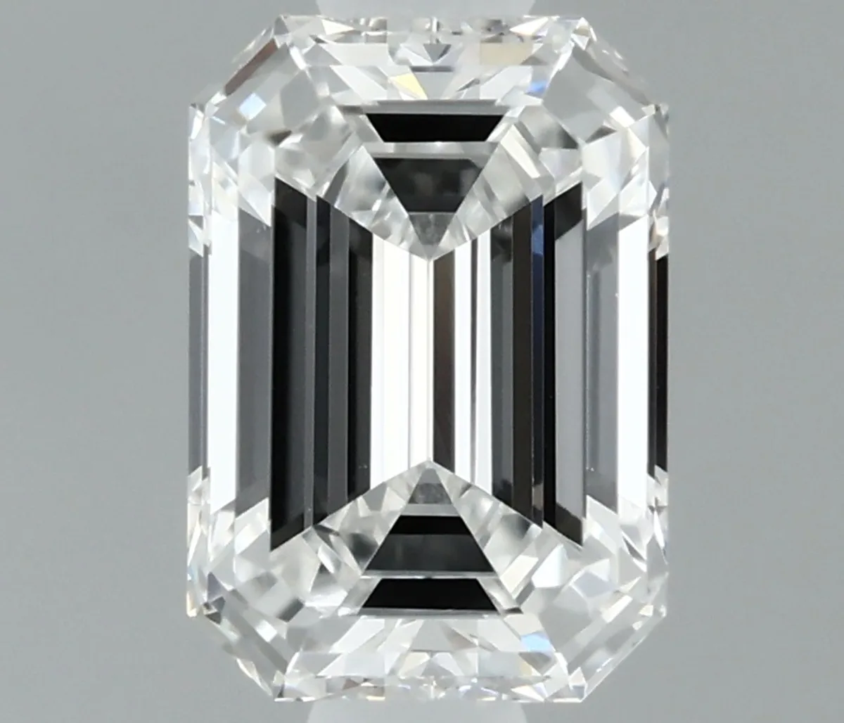 0.70ct EMERALD E VVS2 Natural diamond
