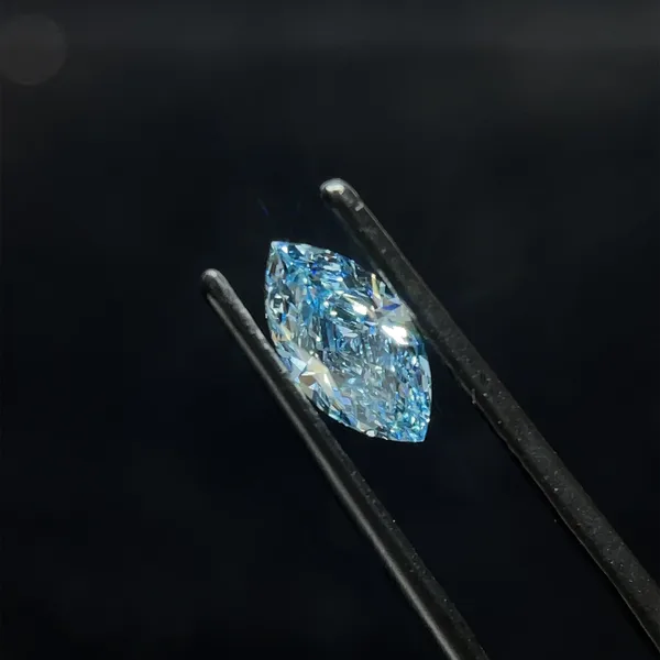1.02ct MARQUISE Fancy Vivid Blue VVS2 Coloured Lab diamond